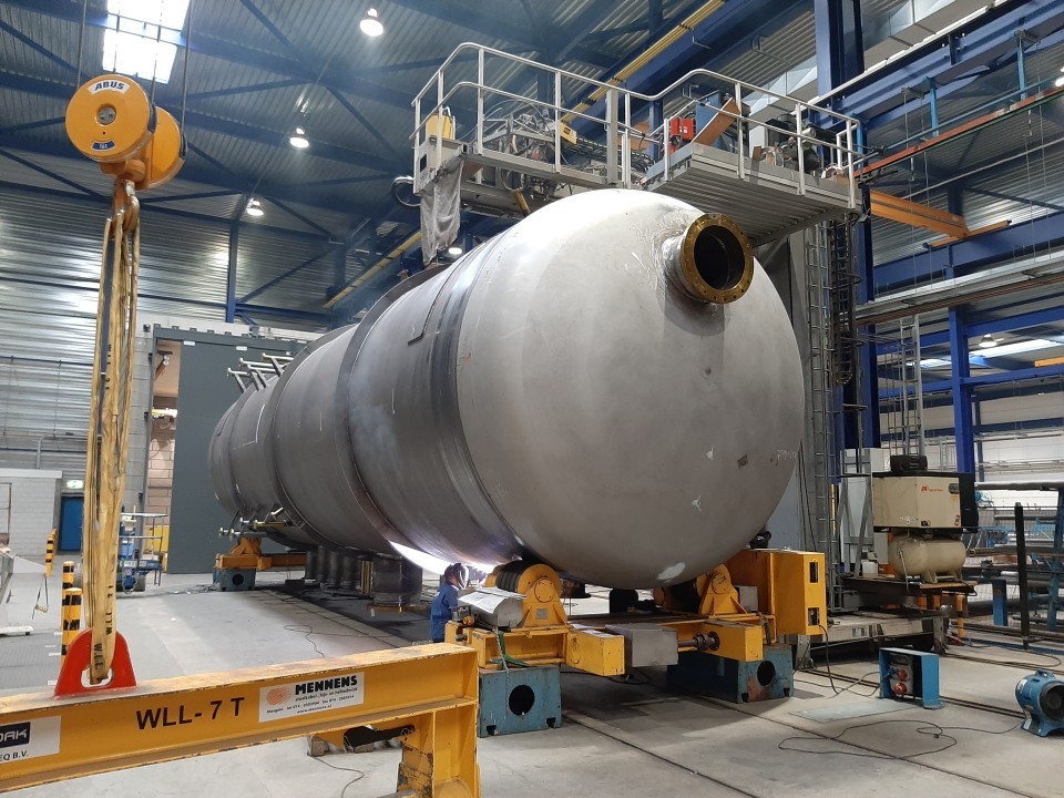 Feedwater tanks